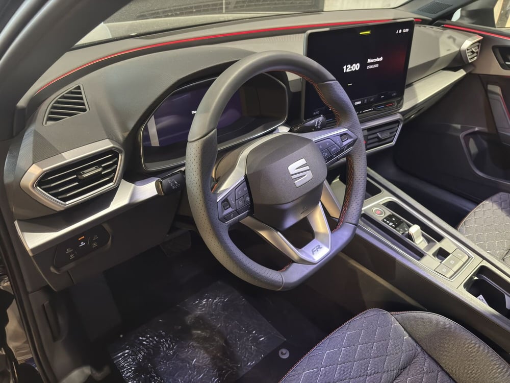 SEAT Leon ST nuova a Ferrara (10)