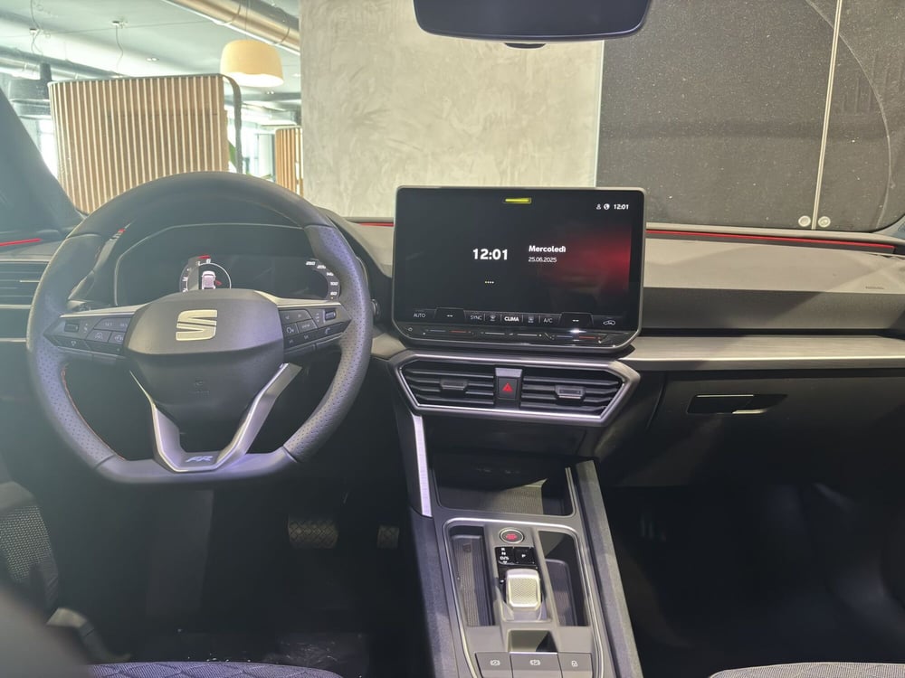 SEAT Leon ST nuova a Ferrara (14)