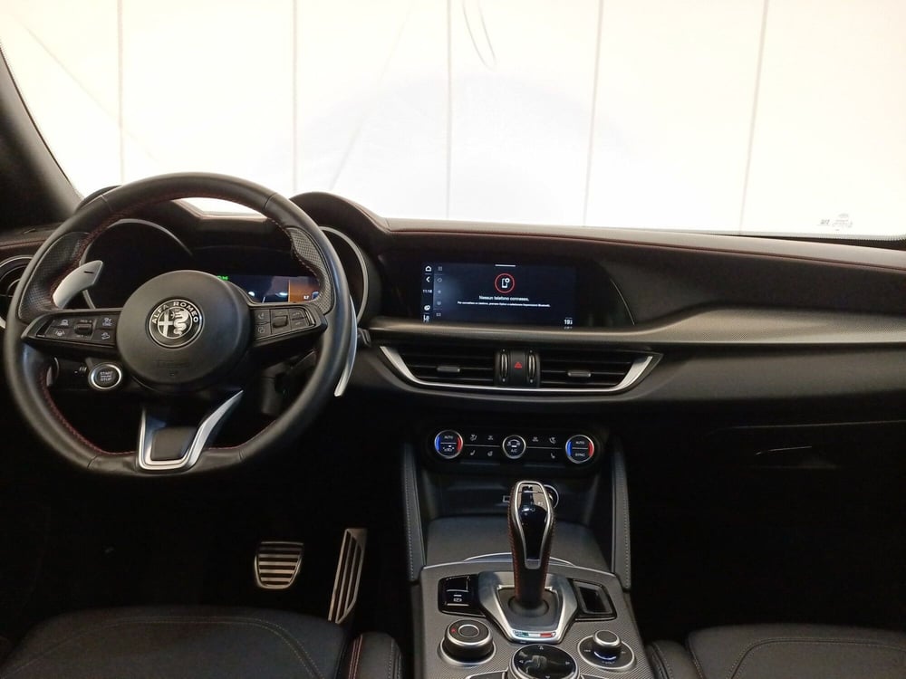 Alfa Romeo Stelvio usata a Bari (10)