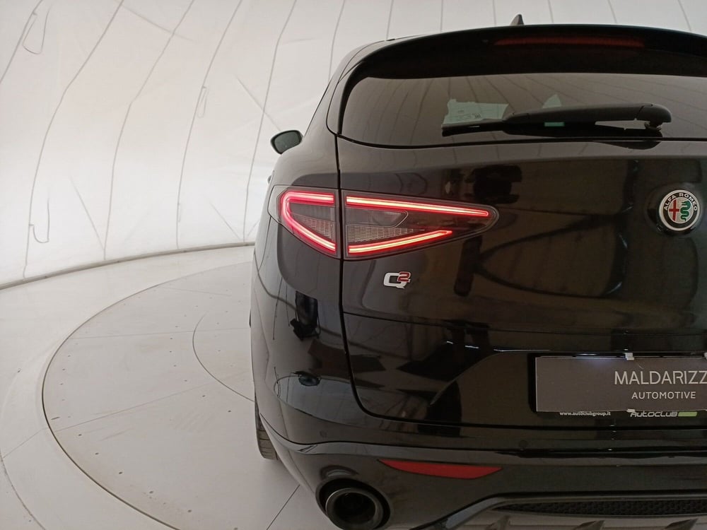 Alfa Romeo Stelvio usata a Bari (11)