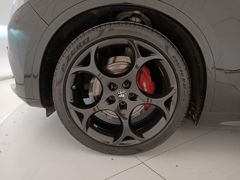 Alfa Romeo Stelvio usata a Bari (14)