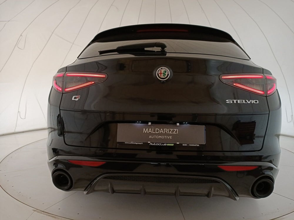 Alfa Romeo Stelvio usata a Bari (15)