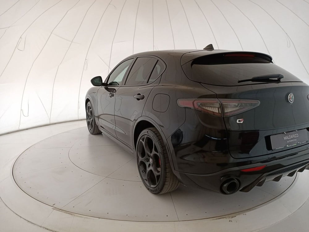 Alfa Romeo Stelvio usata a Bari (4)