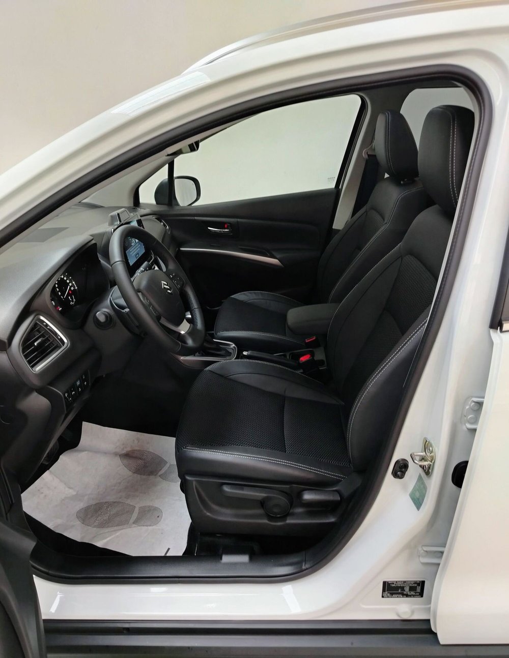 Suzuki S-Cross nuova a Rovigo (6)