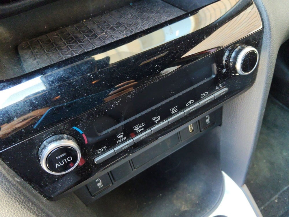 Toyota Yaris Cross usata a Pescara (16)