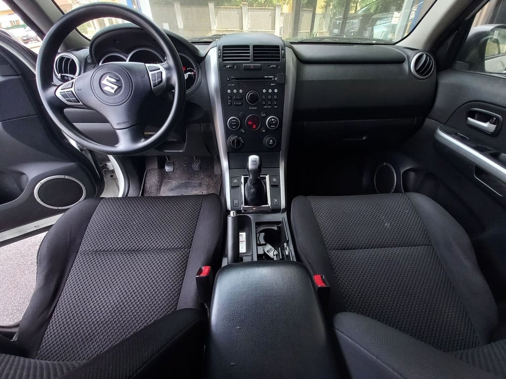Suzuki Grand Vitara usata a Milano (8)