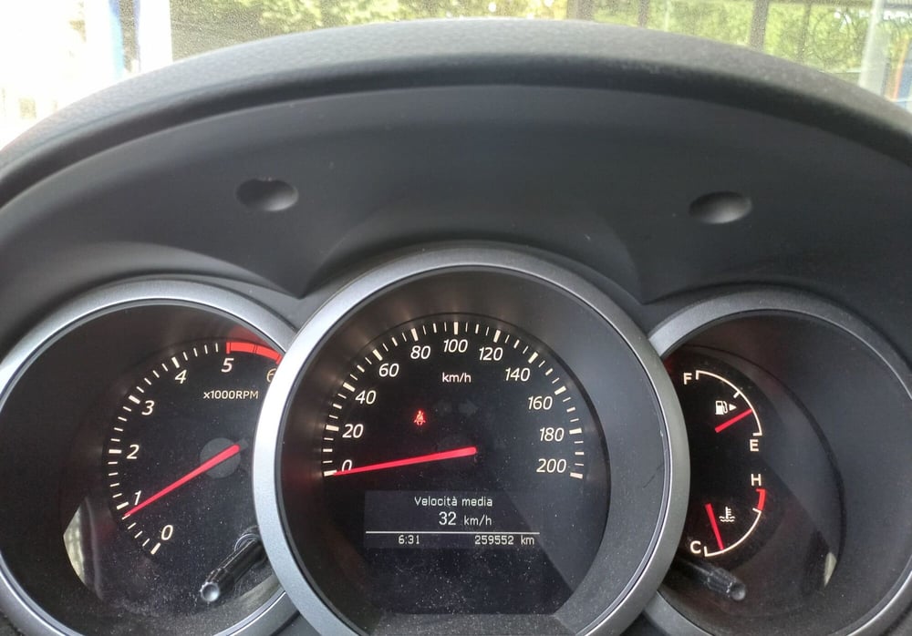 Suzuki Grand Vitara usata a Milano (9)