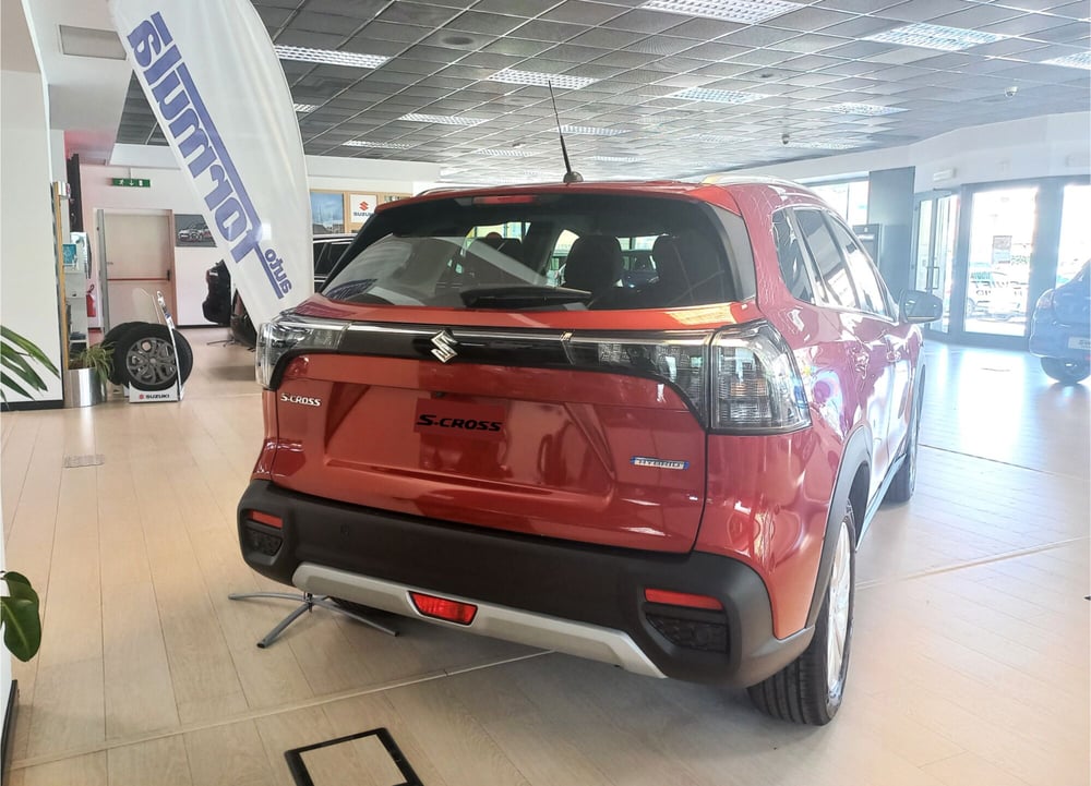 Suzuki S-Cross nuova a Milano (4)