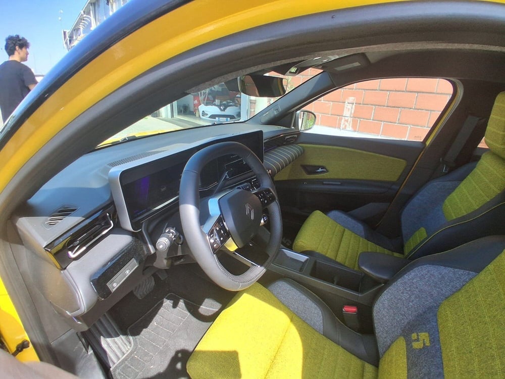 Renault Renault 5 nuova a Pavia (17)