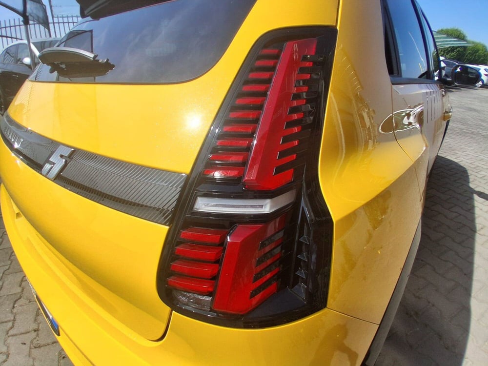 Renault Renault 5 nuova a Pavia (19)