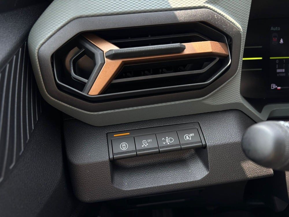 Dacia Duster nuova a Pavia (9)