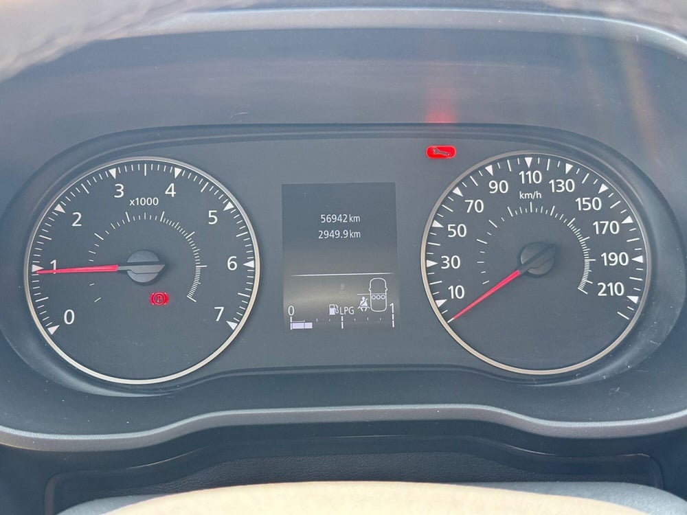 Dacia Duster usata a Pavia (16)