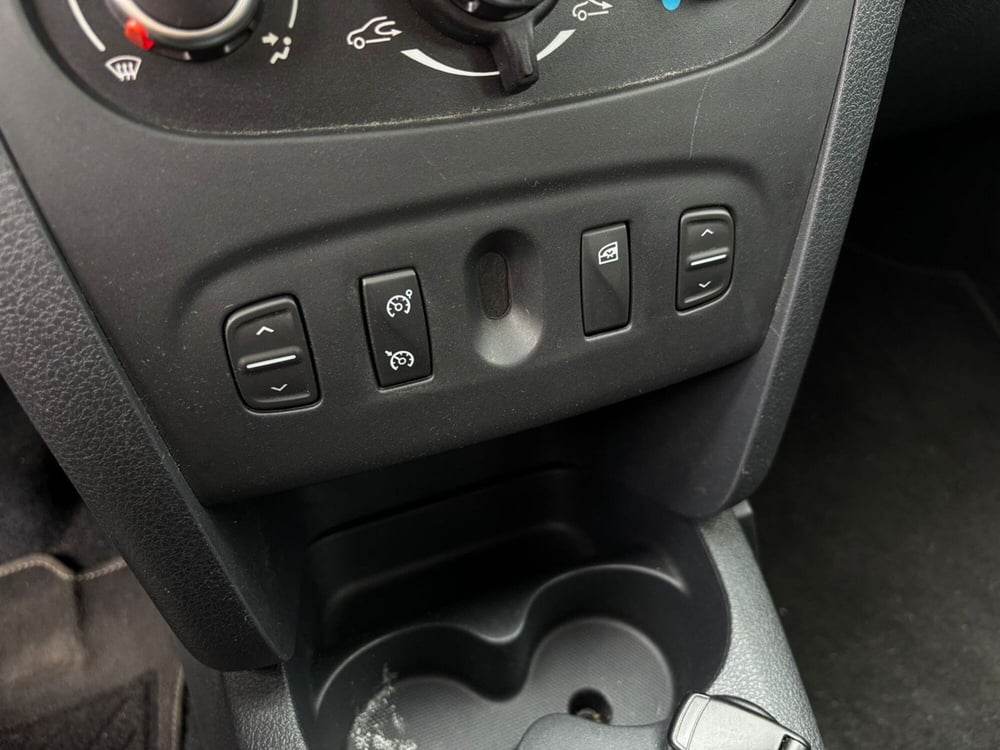 Dacia Sandero usata a Pavia (10)