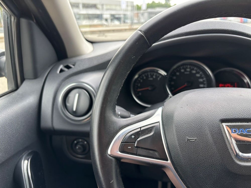 Dacia Sandero usata a Pavia (12)