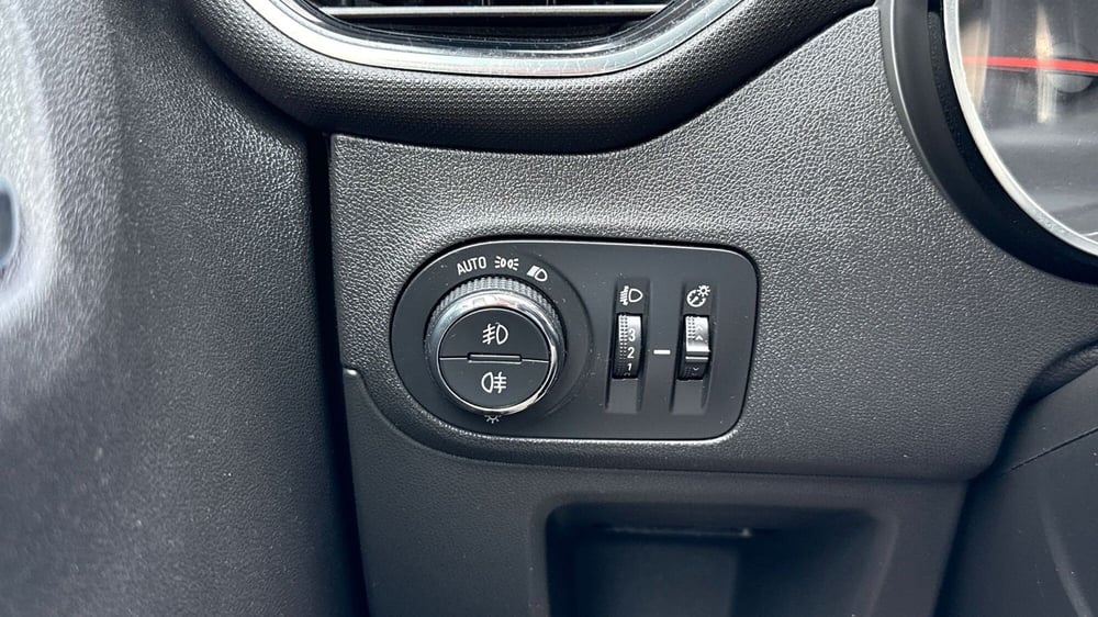Opel Crossland X usata a Treviso (12)