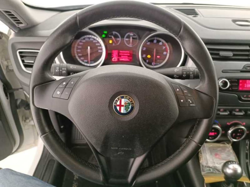 Alfa Romeo Giulietta usata a Treviso (13)