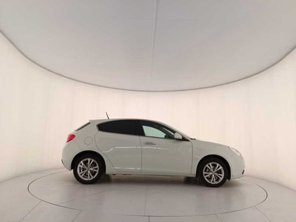 Alfa Romeo Giulietta usata a Treviso (7)