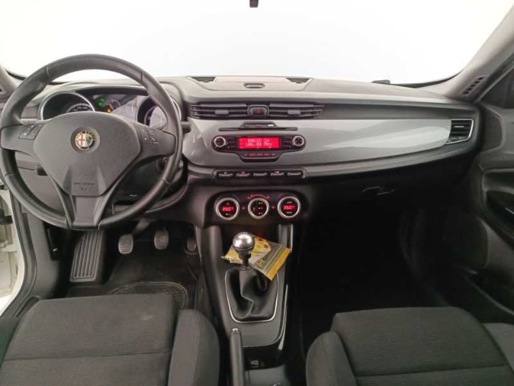 Alfa Romeo Giulietta usata a Treviso (9)