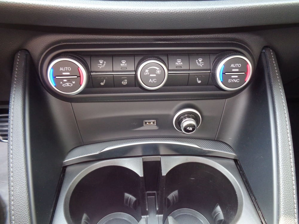 Alfa Romeo Stelvio usata a Treviso (16)