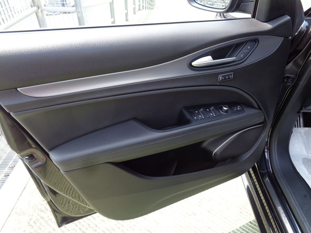 Alfa Romeo Stelvio usata a Treviso (7)