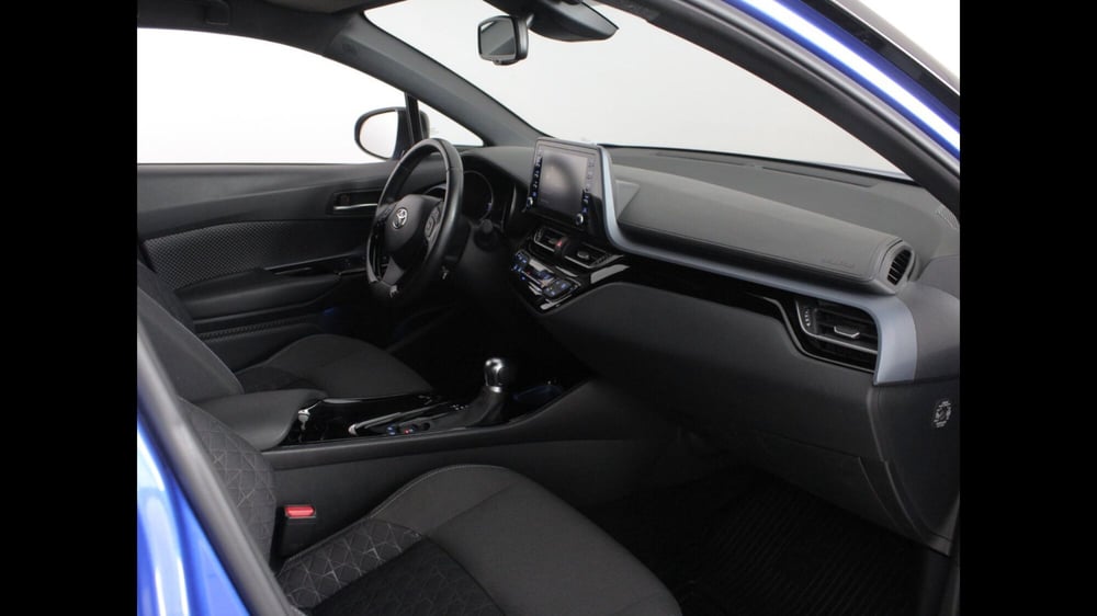 Toyota Toyota C-HR usata a Palermo (6)