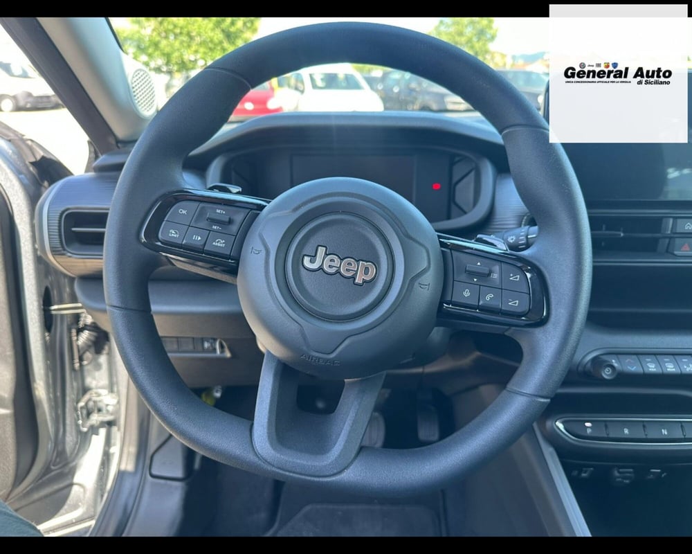 Jeep Avenger nuova a Lucca (10)