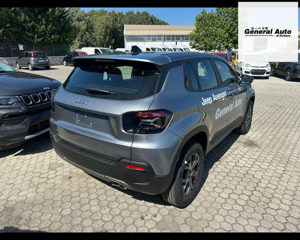 Jeep Avenger nuova a Lucca (7)