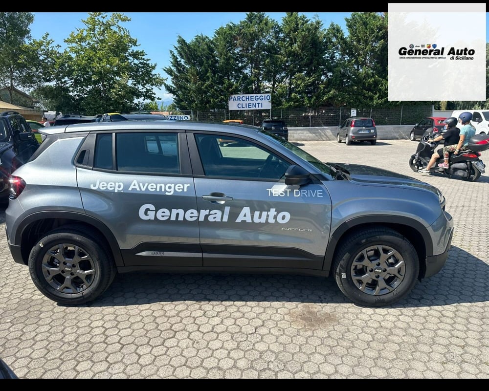 Jeep Avenger nuova a Lucca (8)