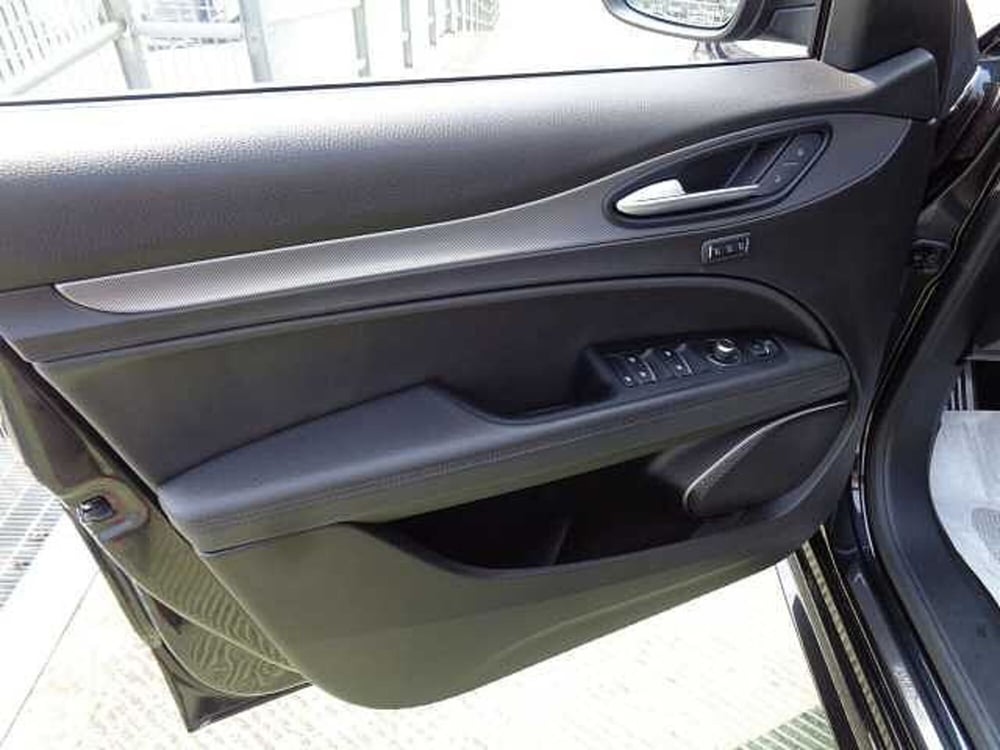 Alfa Romeo Stelvio usata a Treviso (7)