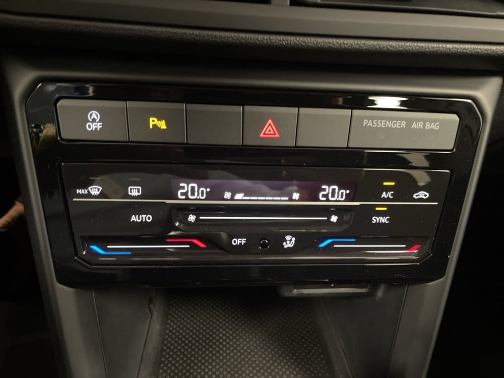 Volkswagen T-Cross usata a Varese (10)