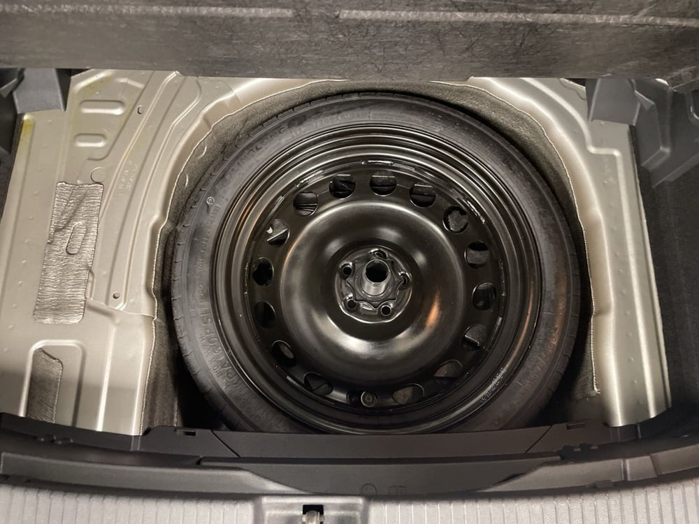 Volkswagen T-Cross usata a Varese (14)