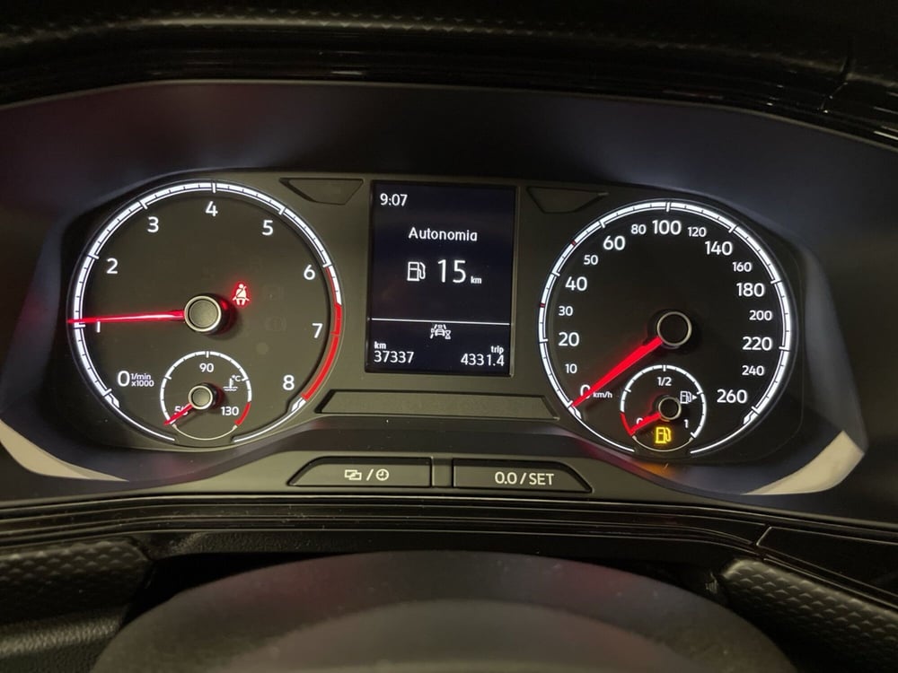 Volkswagen T-Cross usata a Varese (8)
