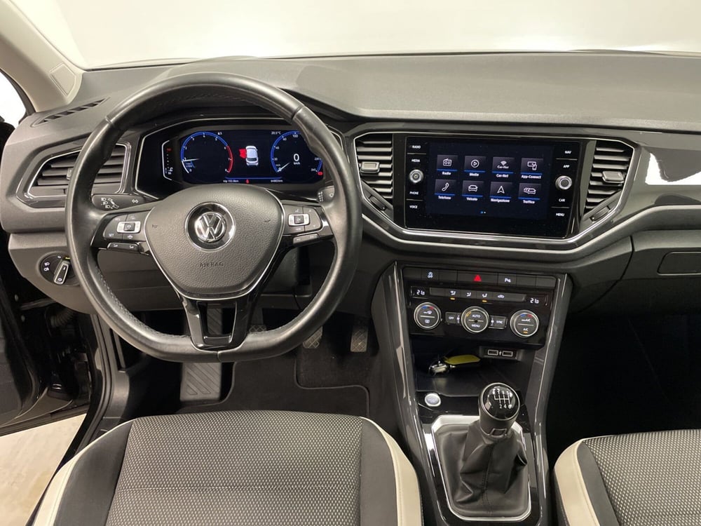 Volkswagen T-Roc usata a Varese (15)