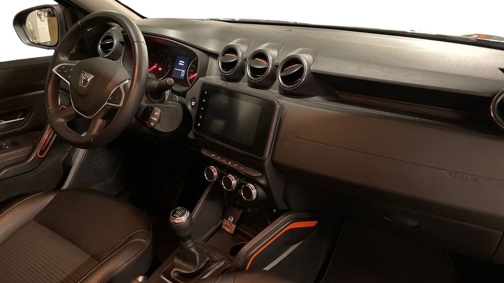 Dacia Duster usata a Varese (5)