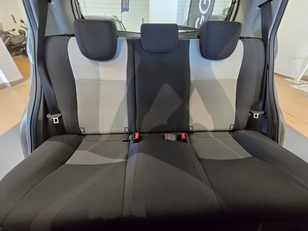 Toyota Yaris usata a Rimini (16)