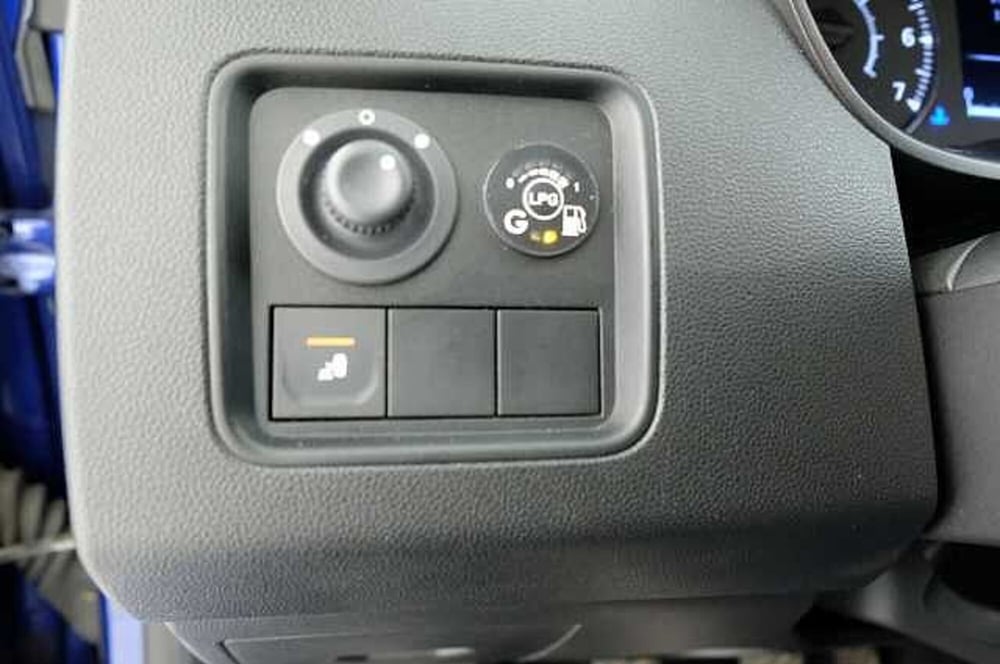 Dacia Duster usata a Mantova (17)