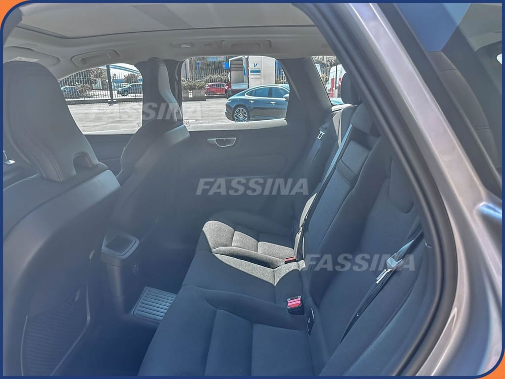 Volvo XC60 usata a Milano (10)