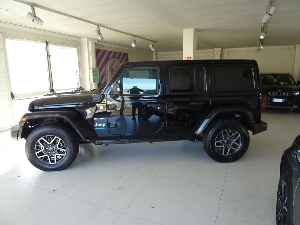 Jeep Wrangler Unlimited nuova a Lucca