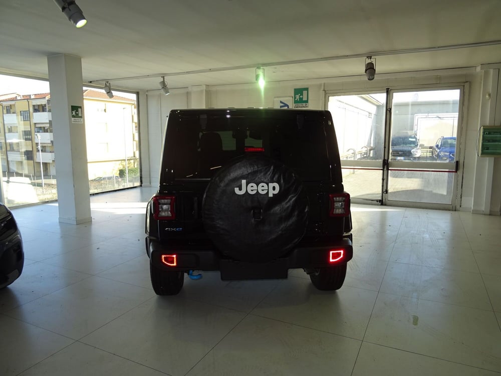 Jeep Wrangler Unlimited nuova a Lucca (4)