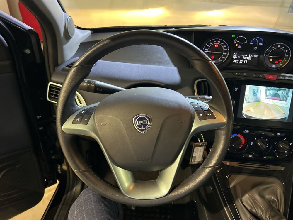 Lancia Ypsilon usata a Bergamo (12)