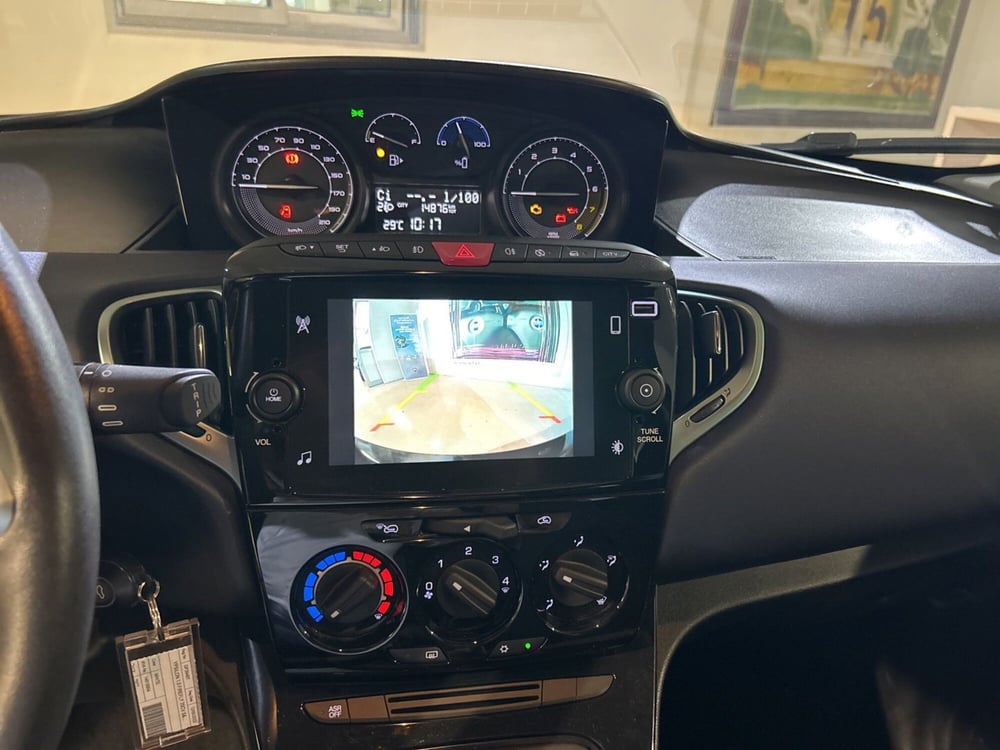 Lancia Ypsilon usata a Bergamo (13)