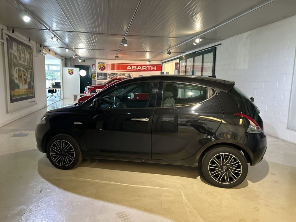Lancia Ypsilon usata a Bergamo (2)