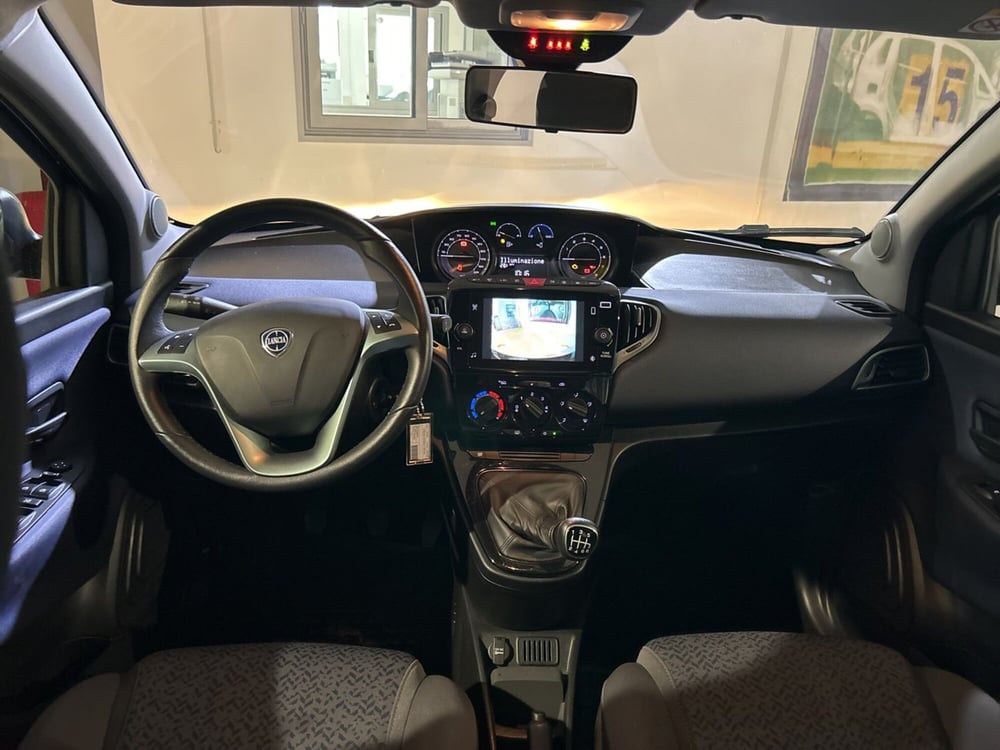Lancia Ypsilon usata a Bergamo (8)