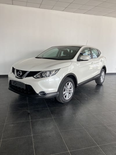 Nissan Qashqai 1.5 dCi Acenta del 2014 usata a San Severo