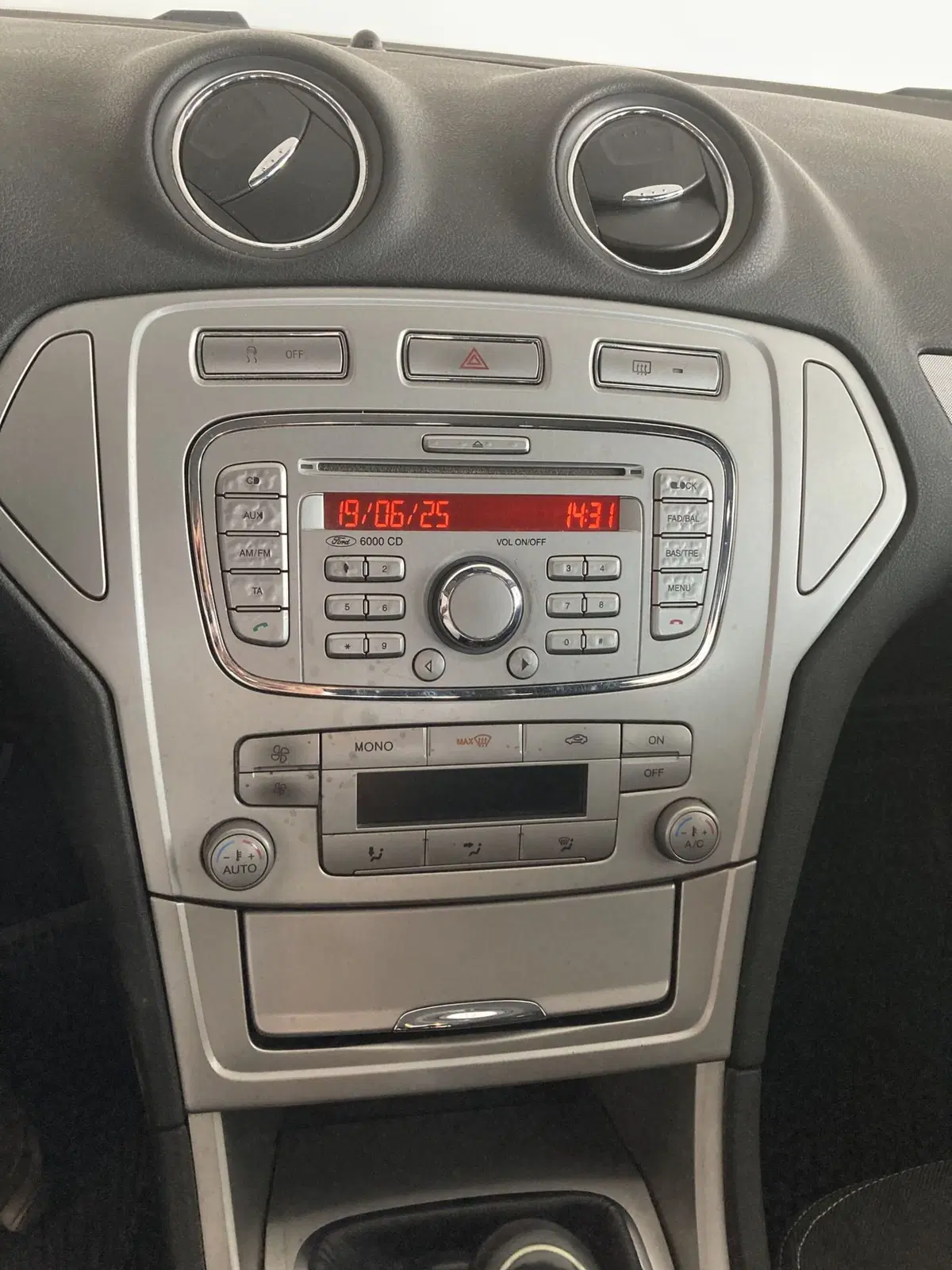 Ford Mondeo Station Wagon usata a Foggia (12)