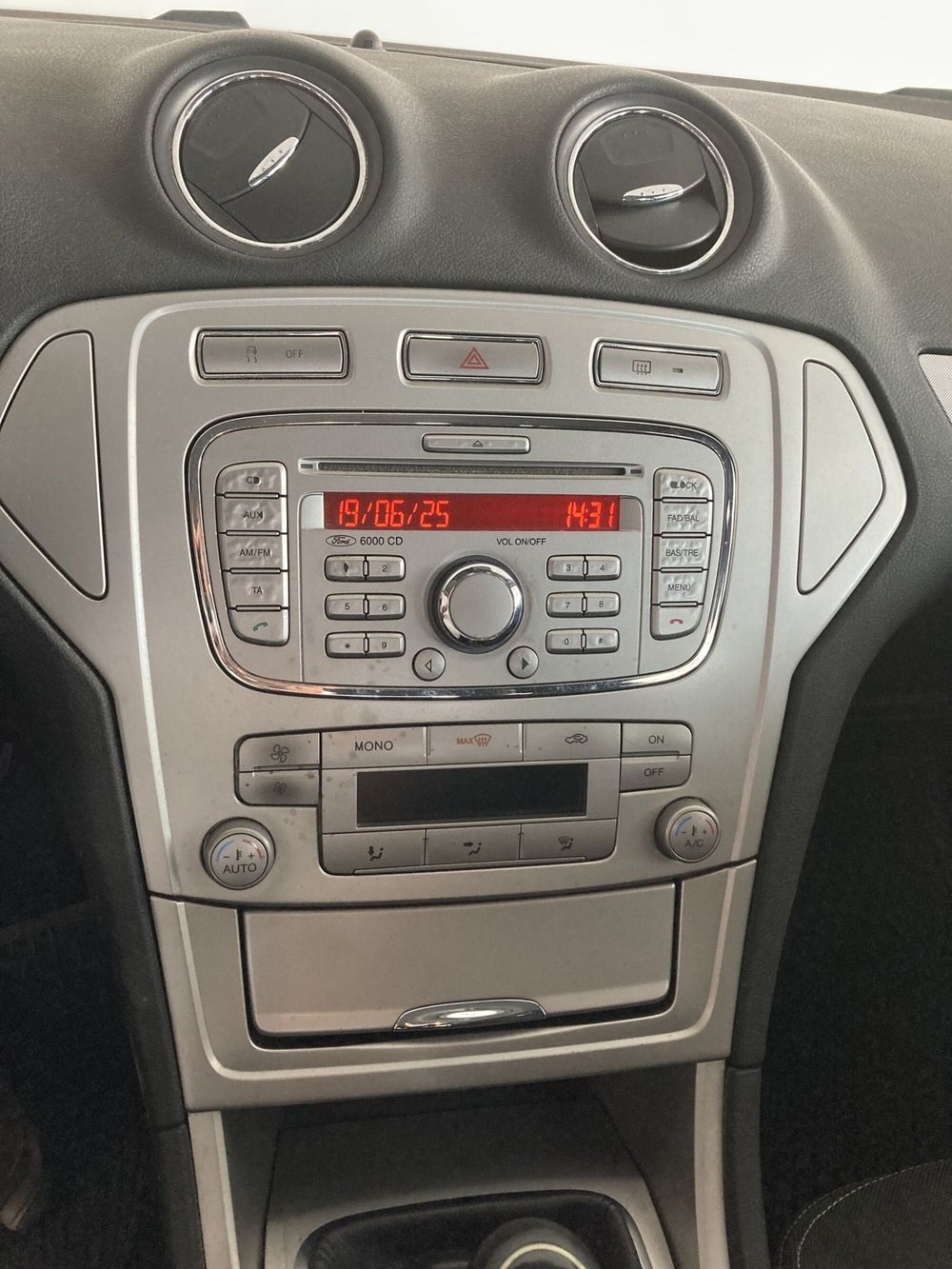 Ford Mondeo Station Wagon usata a Foggia (12)