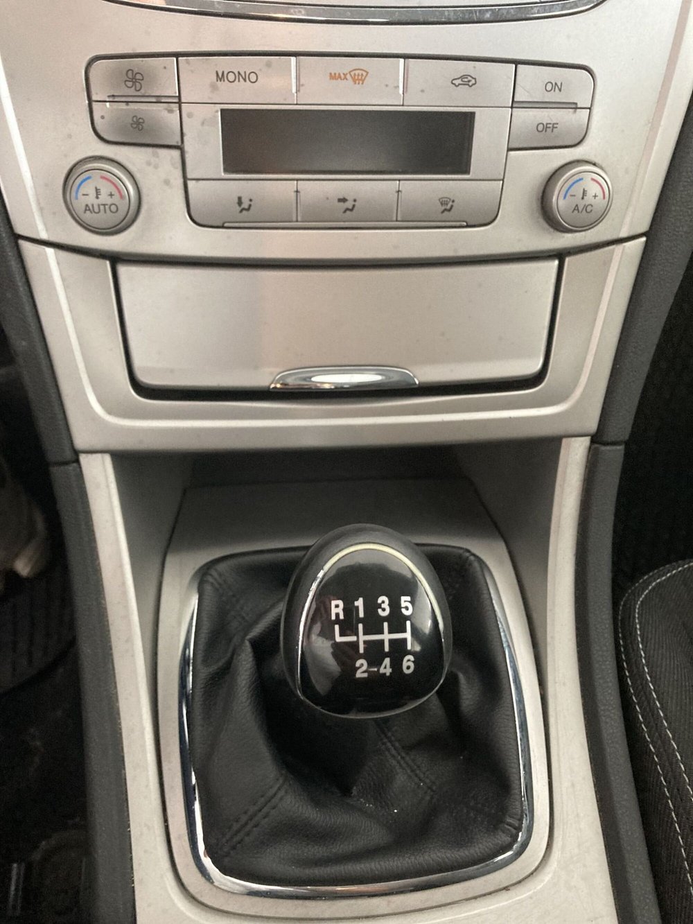 Ford Mondeo Station Wagon usata a Foggia (13)
