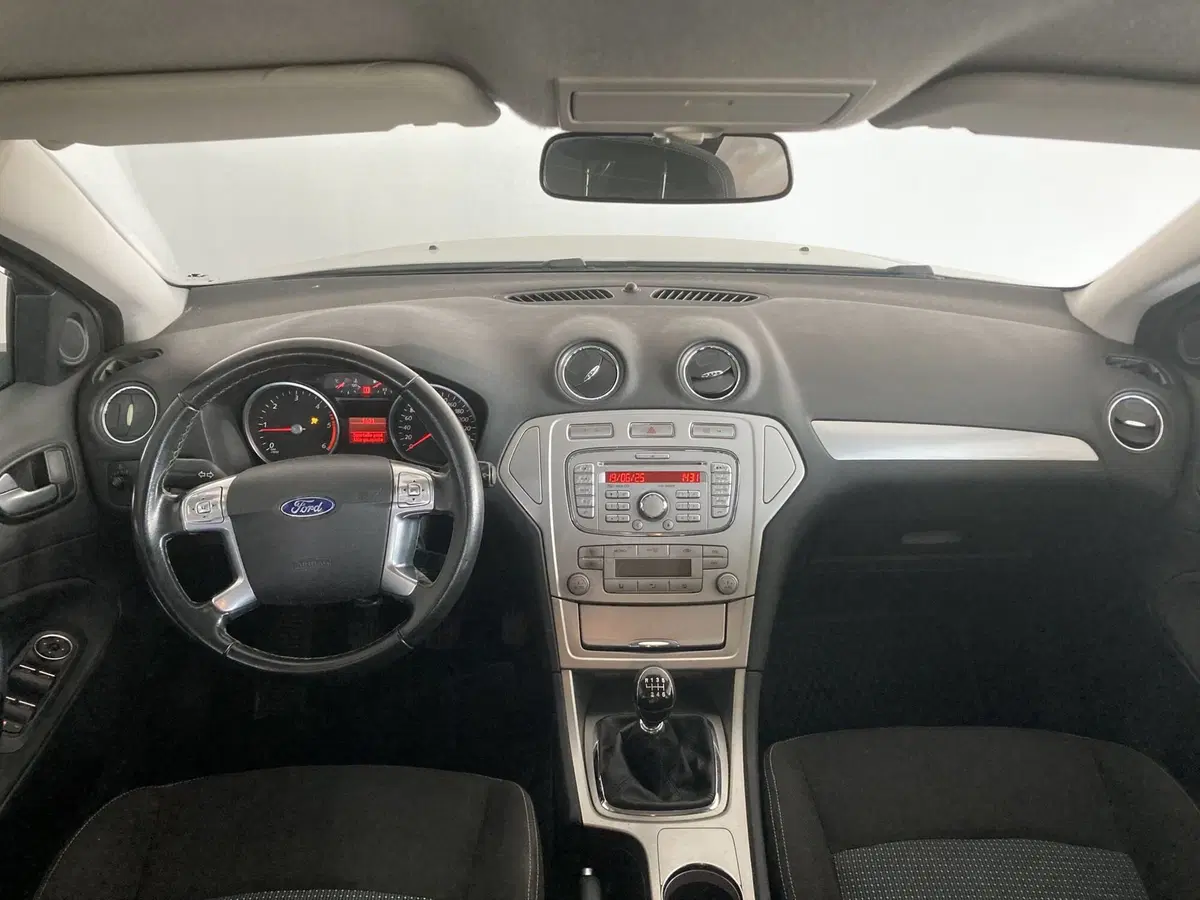 Ford Mondeo Station Wagon usata a Foggia (14)