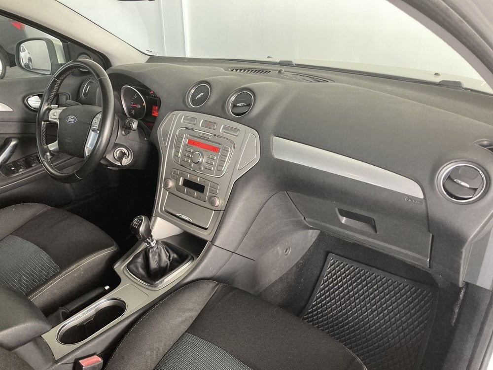Ford Mondeo Station Wagon usata a Foggia (15)