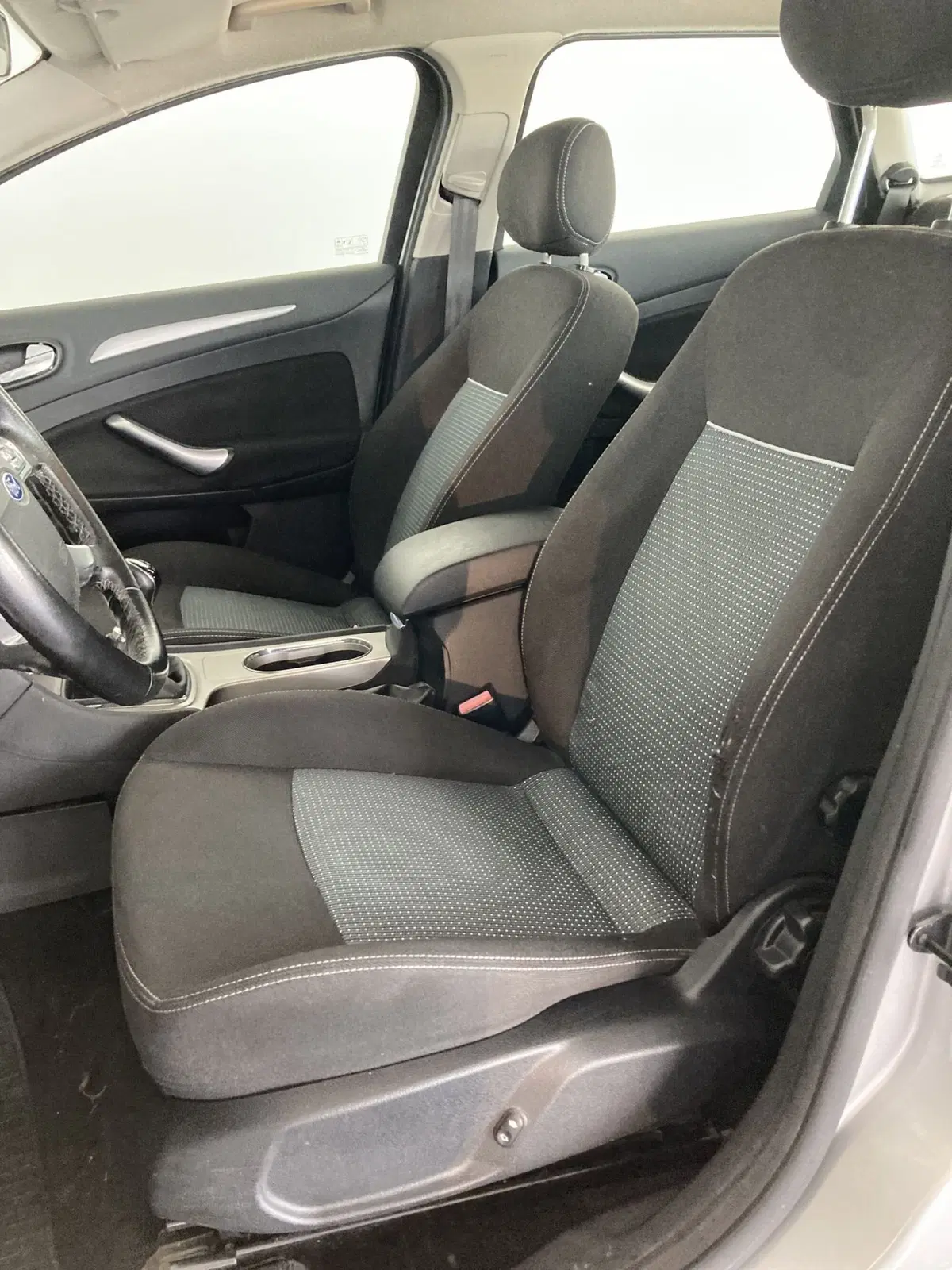 Ford Mondeo Station Wagon usata a Foggia (5)